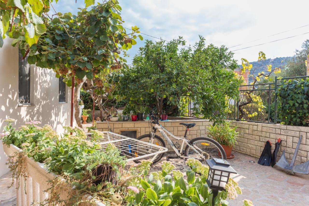 Apartments And Rooms With Parking Space Marina, Trogir - 5953 المظهر الخارجي الصورة