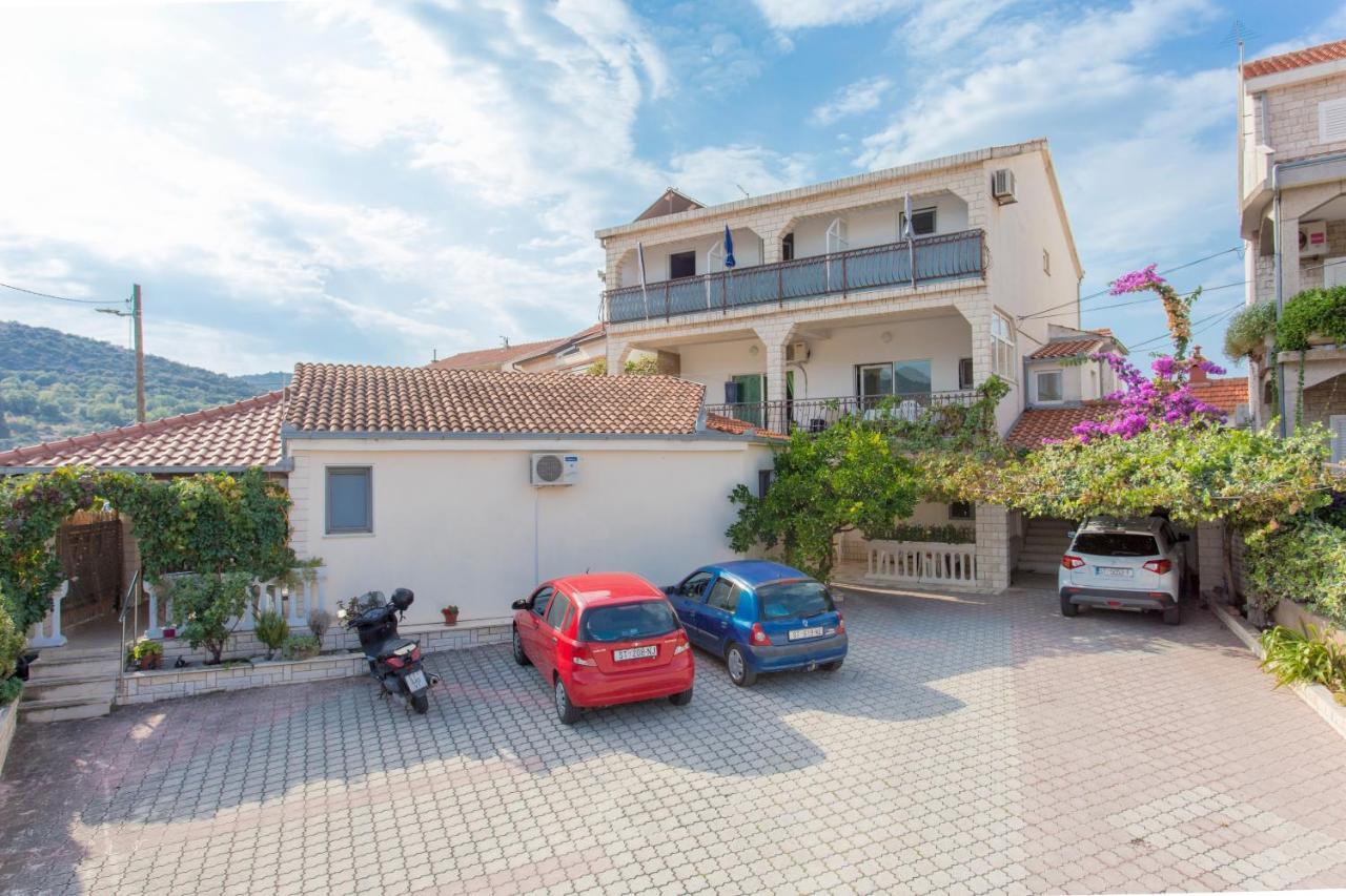 Apartments And Rooms With Parking Space Marina, Trogir - 5953 المظهر الخارجي الصورة