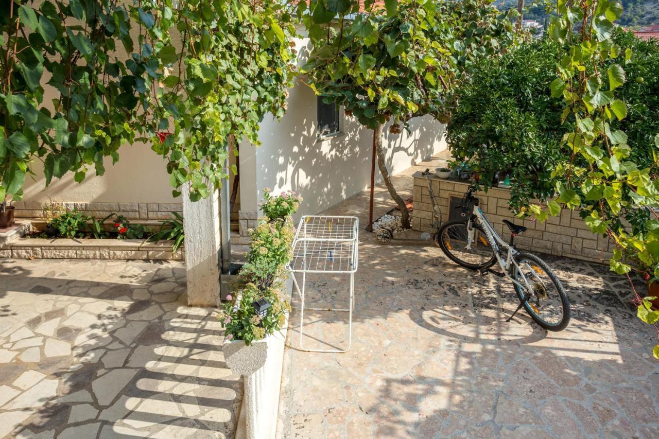 Apartments And Rooms With Parking Space Marina, Trogir - 5953 المظهر الخارجي الصورة