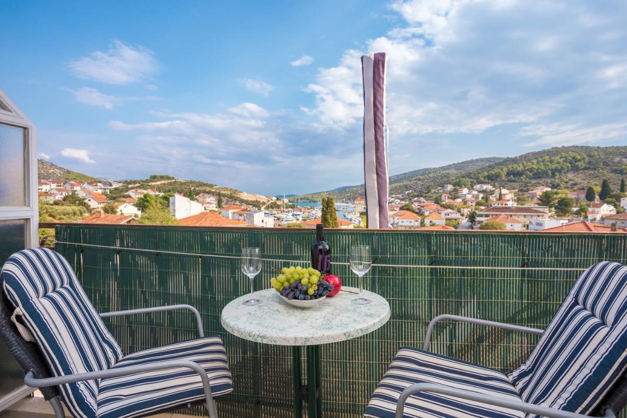 Apartments And Rooms With Parking Space Marina, Trogir - 5953 المظهر الخارجي الصورة