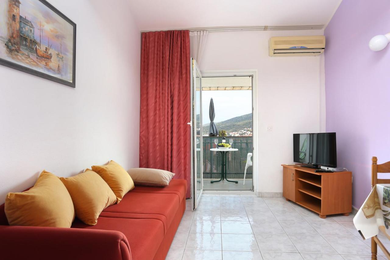 Apartments And Rooms With Parking Space Marina, Trogir - 5953 المظهر الخارجي الصورة