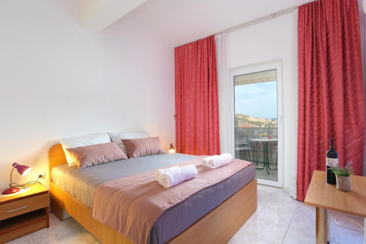 Apartments And Rooms With Parking Space Marina, Trogir - 5953 المظهر الخارجي الصورة