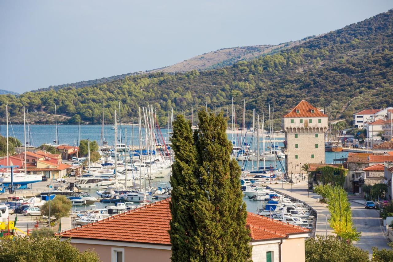 Apartments And Rooms With Parking Space Marina, Trogir - 5953 المظهر الخارجي الصورة