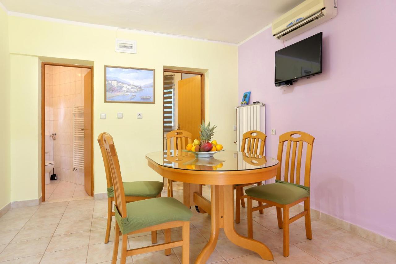 Apartments And Rooms With Parking Space Marina, Trogir - 5953 المظهر الخارجي الصورة