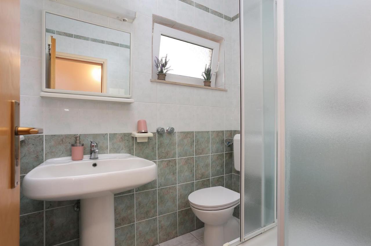 Apartments And Rooms With Parking Space Marina, Trogir - 5953 المظهر الخارجي الصورة