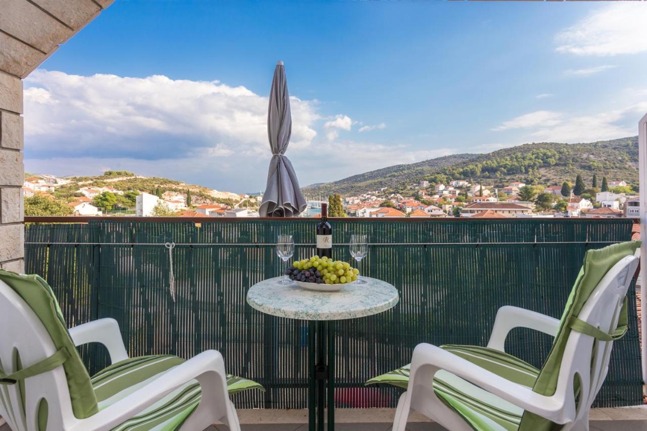 Apartments And Rooms With Parking Space Marina, Trogir - 5953 المظهر الخارجي الصورة