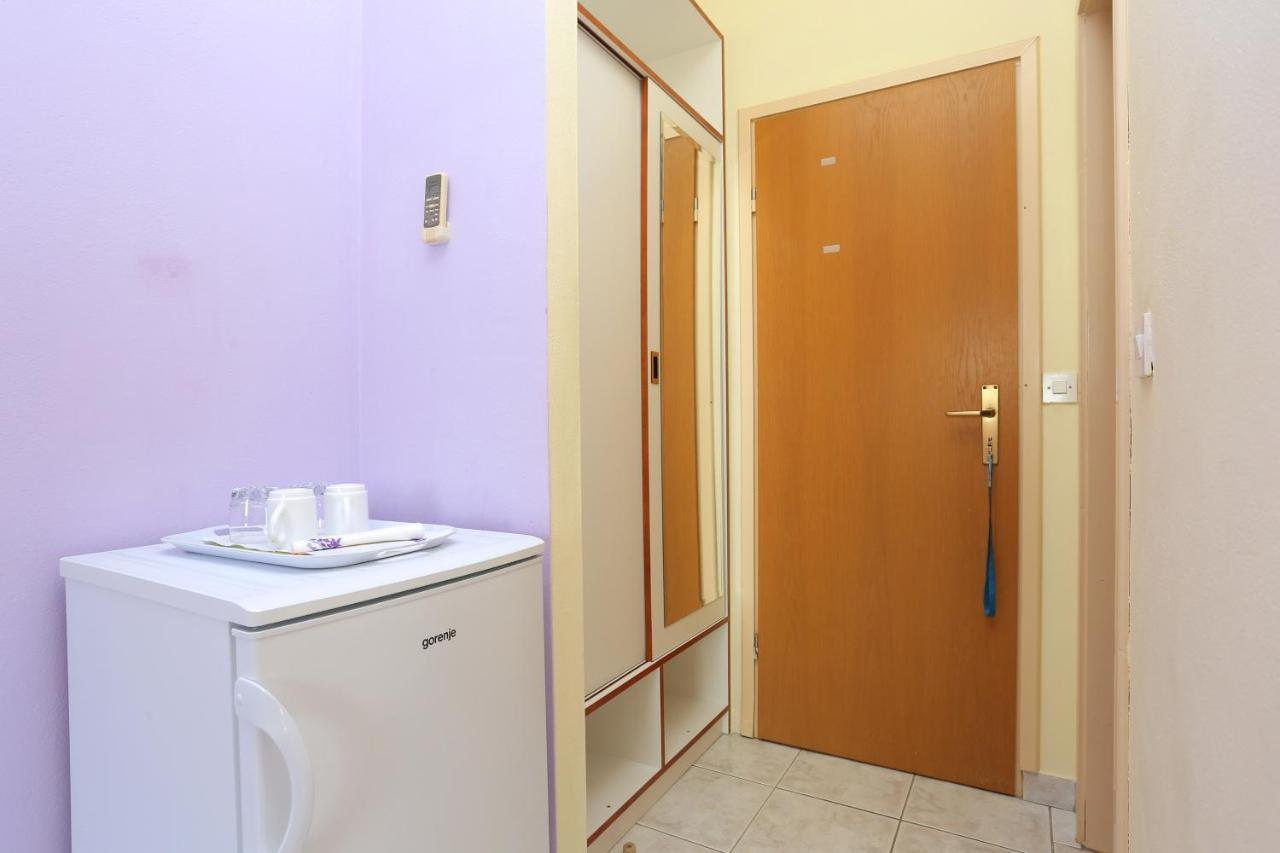 Apartments And Rooms With Parking Space Marina, Trogir - 5953 المظهر الخارجي الصورة