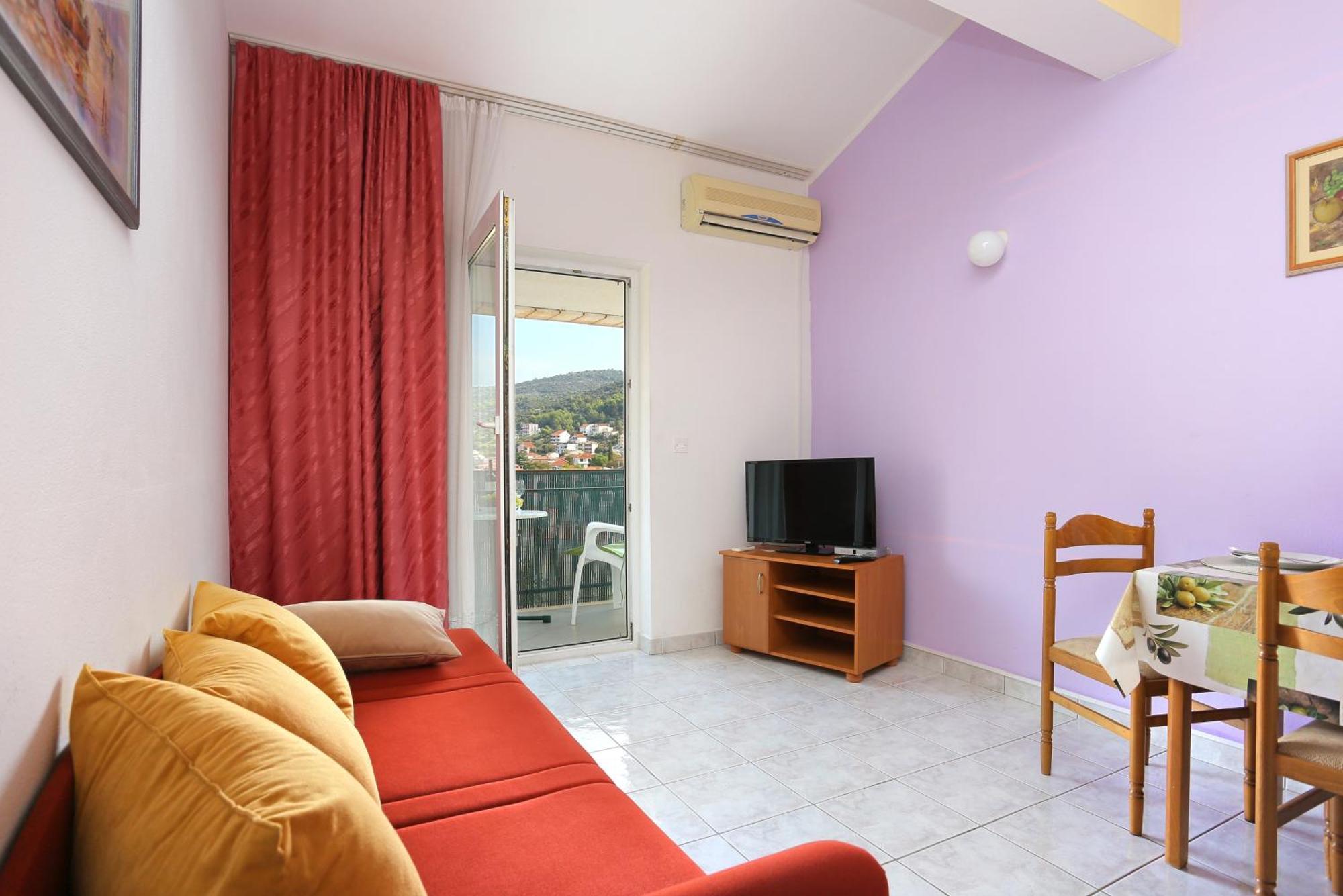 Apartments And Rooms With Parking Space Marina, Trogir - 5953 الغرفة الصورة