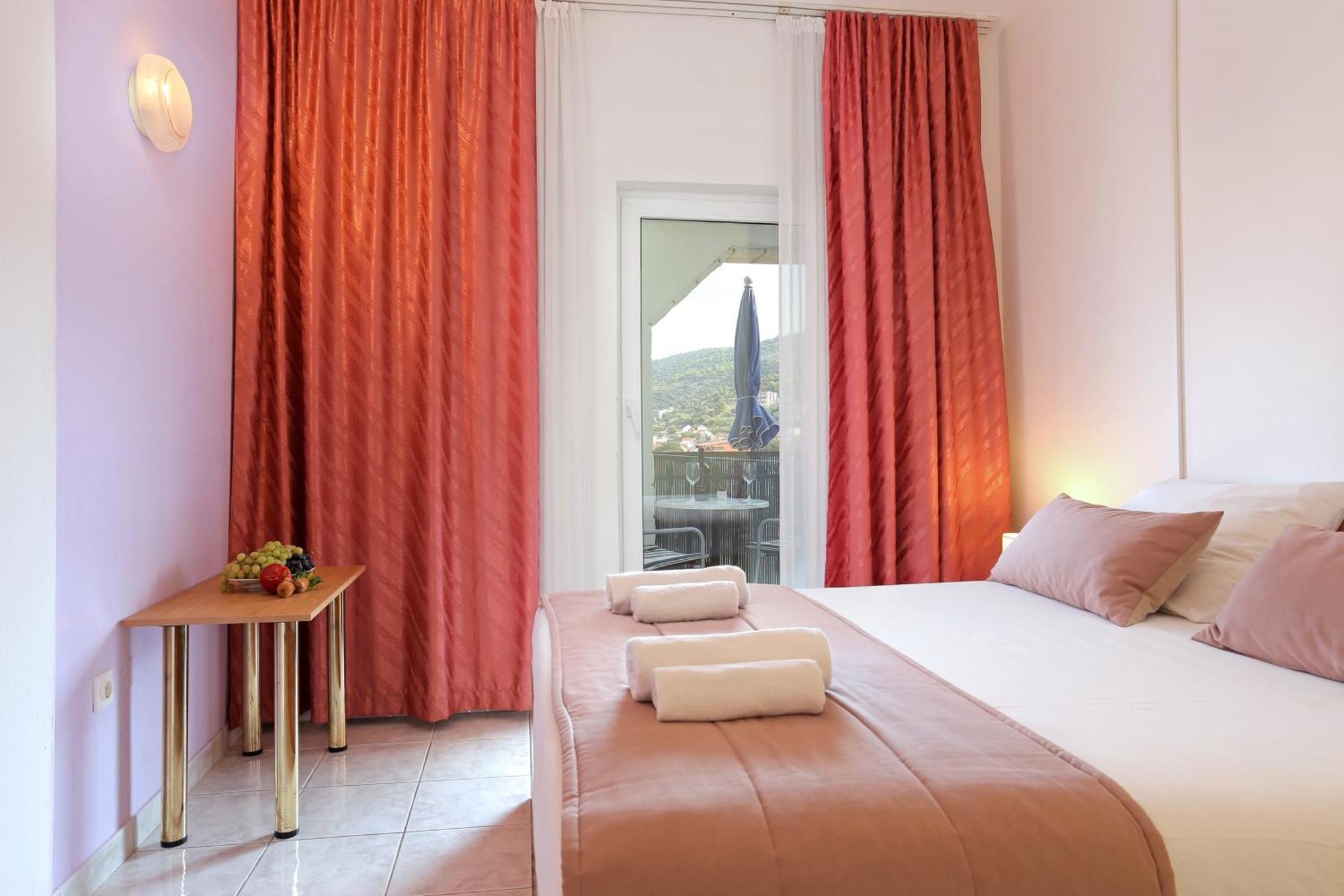Apartments And Rooms With Parking Space Marina, Trogir - 5953 الغرفة الصورة